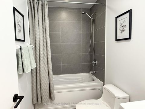 Photo 9 at 3109 - 426 University Avenue, Chinatown, Toronto