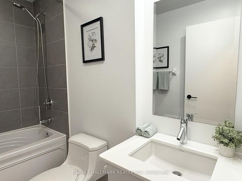 Photo 10 at 3109 - 426 University Avenue, Chinatown, Toronto