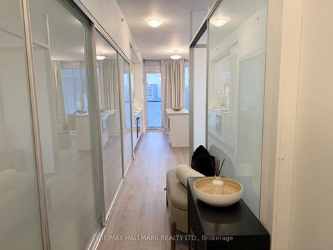 Photo 11 at 3109 - 426 University Avenue, Chinatown, Toronto