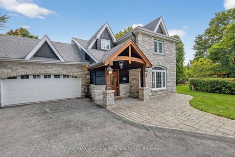 Photo 1 at 105 Duckworth Street, Codrington, Barrie