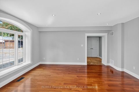 Photo 3 at 105 Duckworth Street, Codrington, Barrie