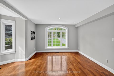 Photo 4 at 105 Duckworth Street, Codrington, Barrie