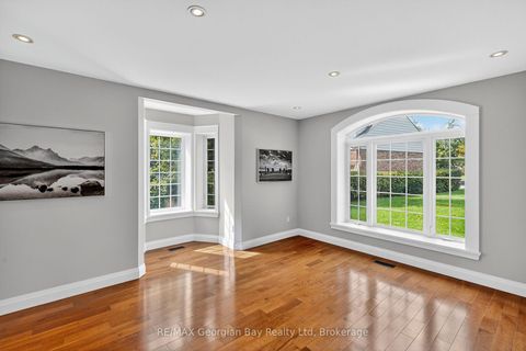 Photo 5 at 105 Duckworth Street, Codrington, Barrie