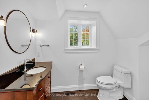 Photo 31 at 105 Duckworth Street, Codrington, Barrie