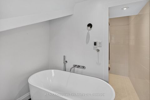 Photo 32 at 105 Duckworth Street, Codrington, Barrie