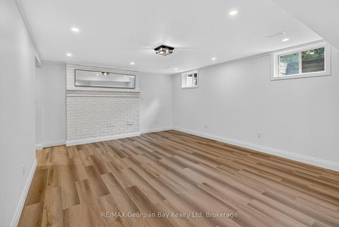 Photo 35 at 105 Duckworth Street, Codrington, Barrie