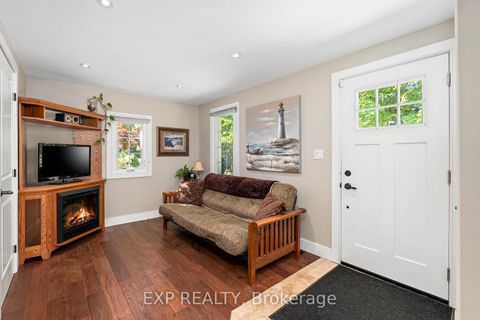 Photo 8 at 21 Pinery Lane, Sutton & Jackson's Point, Georgina