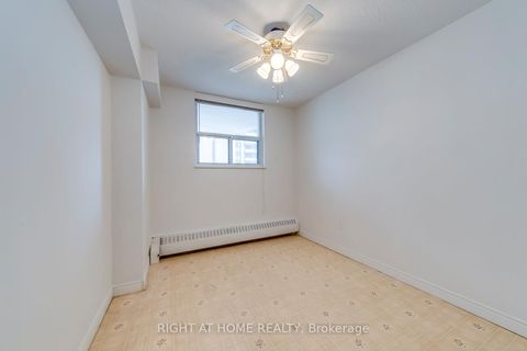 Photo 5 at 413 - 390 Dixon Road, The Westway, Toronto