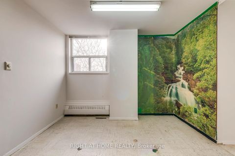 Photo 12 at 413 - 390 Dixon Road, The Westway, Toronto