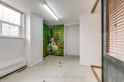 Photo 13 at 413 - 390 Dixon Road, The Westway, Toronto