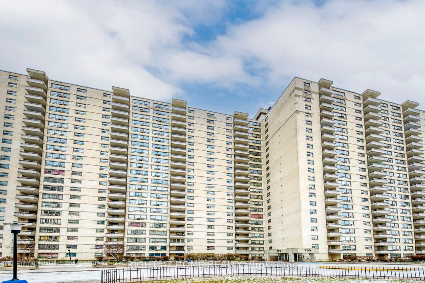 413 - 390 Dixon Road, The Westway, Toronto by Loree Meneguzzi Real Estate 413 - 390 Dixon Road, The Westway, Toronto