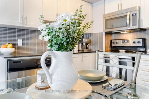 Photo 13 at 1324 - 2 Eva Road, Etobicoke West Mall, Toronto