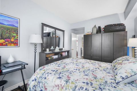 Photo 13 at 805 - 326 Major Mackenzie Drive E, Crosby, Richmond Hill