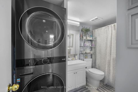 Photo 16 at 805 - 326 Major Mackenzie Drive E, Crosby, Richmond Hill