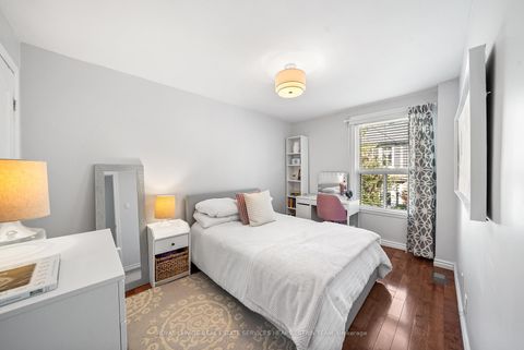 Photo 10 at 25 Bishop Street, Annex, Toronto