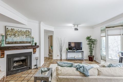 Photo 11 at 301 - 21 George Street, Aurora Village, Aurora