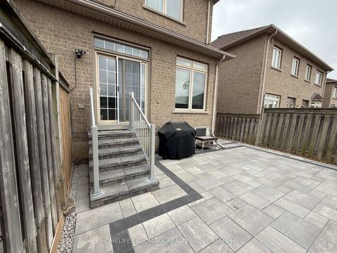 Photo 4 at 16 Gauguin Avenue, Patterson, Vaughan