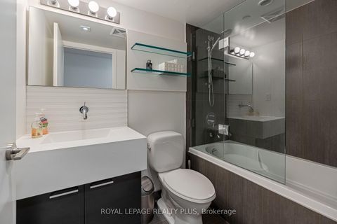 Photo 15 at 117 - 55 Stewart Street, Waterfront Communities C1, Toronto