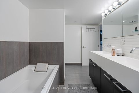 Photo 29 at 117 - 55 Stewart Street, Waterfront Communities C1, Toronto