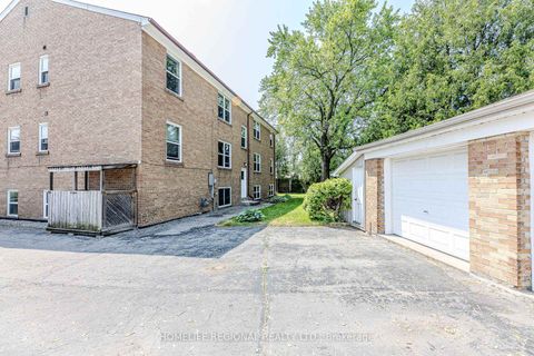 Photo 6 at 50 Cuffley Crescent N, CFB, Toronto