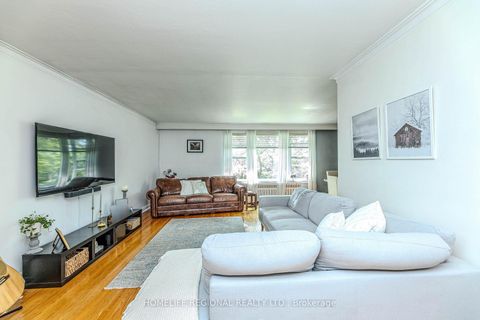 Photo 11 at 50 Cuffley Crescent N, CFB, Toronto