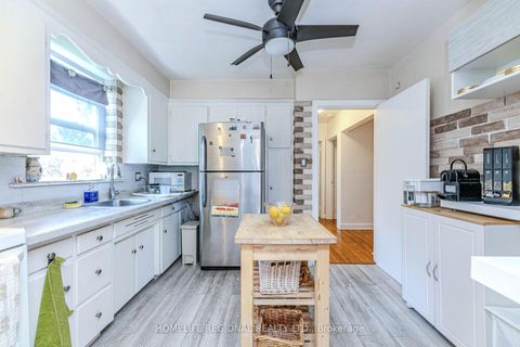 Photo 16 at 50 Cuffley Crescent N, CFB, Toronto