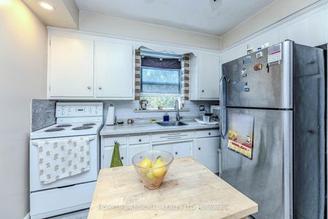 Photo 22 at 50 Cuffley Crescent N, CFB, Toronto