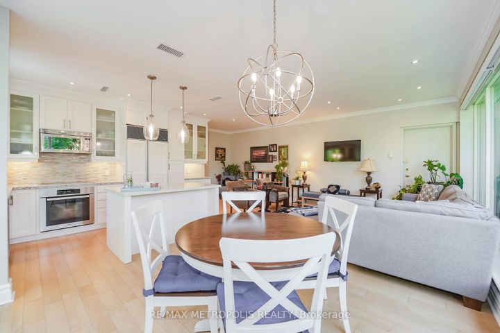 Photo 3 at 201 - 1 Watergarden Way, Bayview Village, Toronto