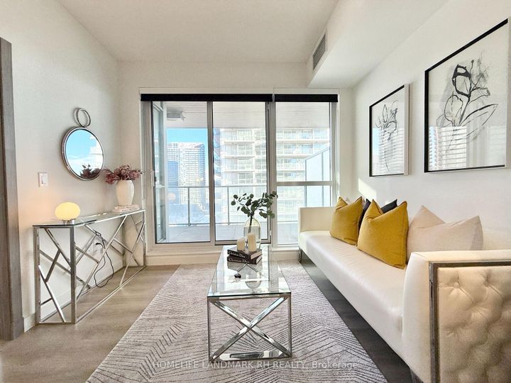 Photo 5 at 915 - 25 McMahon Drive, Bayview Village, Toronto