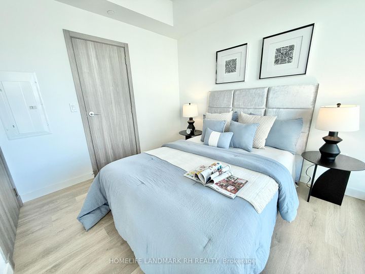 Photo 9 at 915 - 25 McMahon Drive, Bayview Village, Toronto