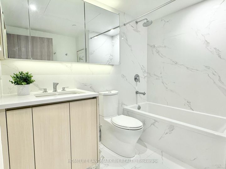 Photo 12 at 915 - 25 McMahon Drive, Bayview Village, Toronto