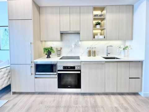 Photo 6 at 915 - 25 McMahon Drive, Bayview Village, Toronto