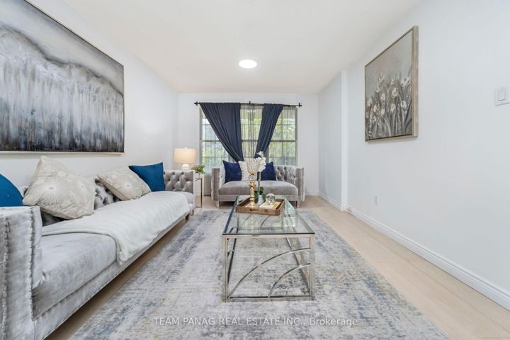 Photo 4 at 6 Coronation Circle, Heart Lake West, Brampton