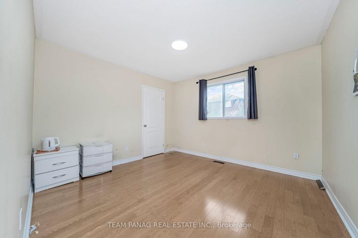 Photo 19 at 6 Coronation Circle, Heart Lake West, Brampton