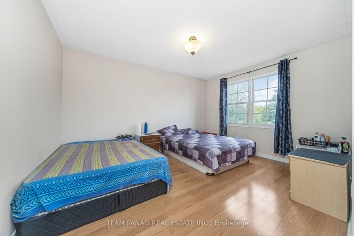 Photo 24 at 6 Coronation Circle, Heart Lake West, Brampton