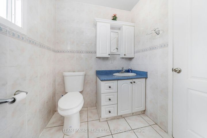 Photo 30 at 6 Coronation Circle, Heart Lake West, Brampton