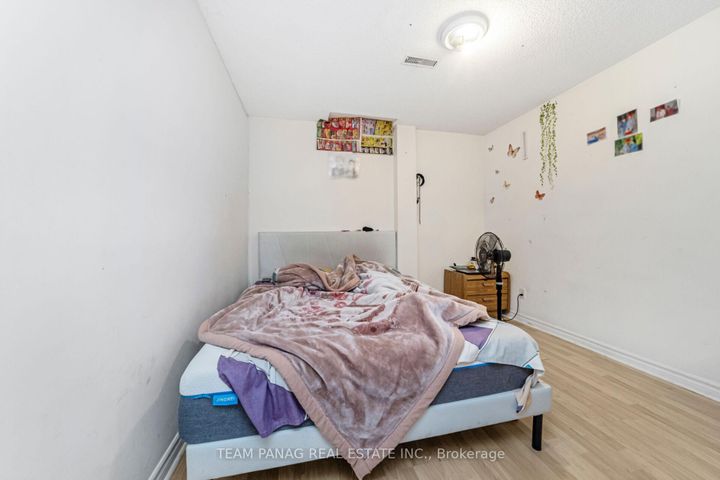 Photo 35 at 6 Coronation Circle, Heart Lake West, Brampton