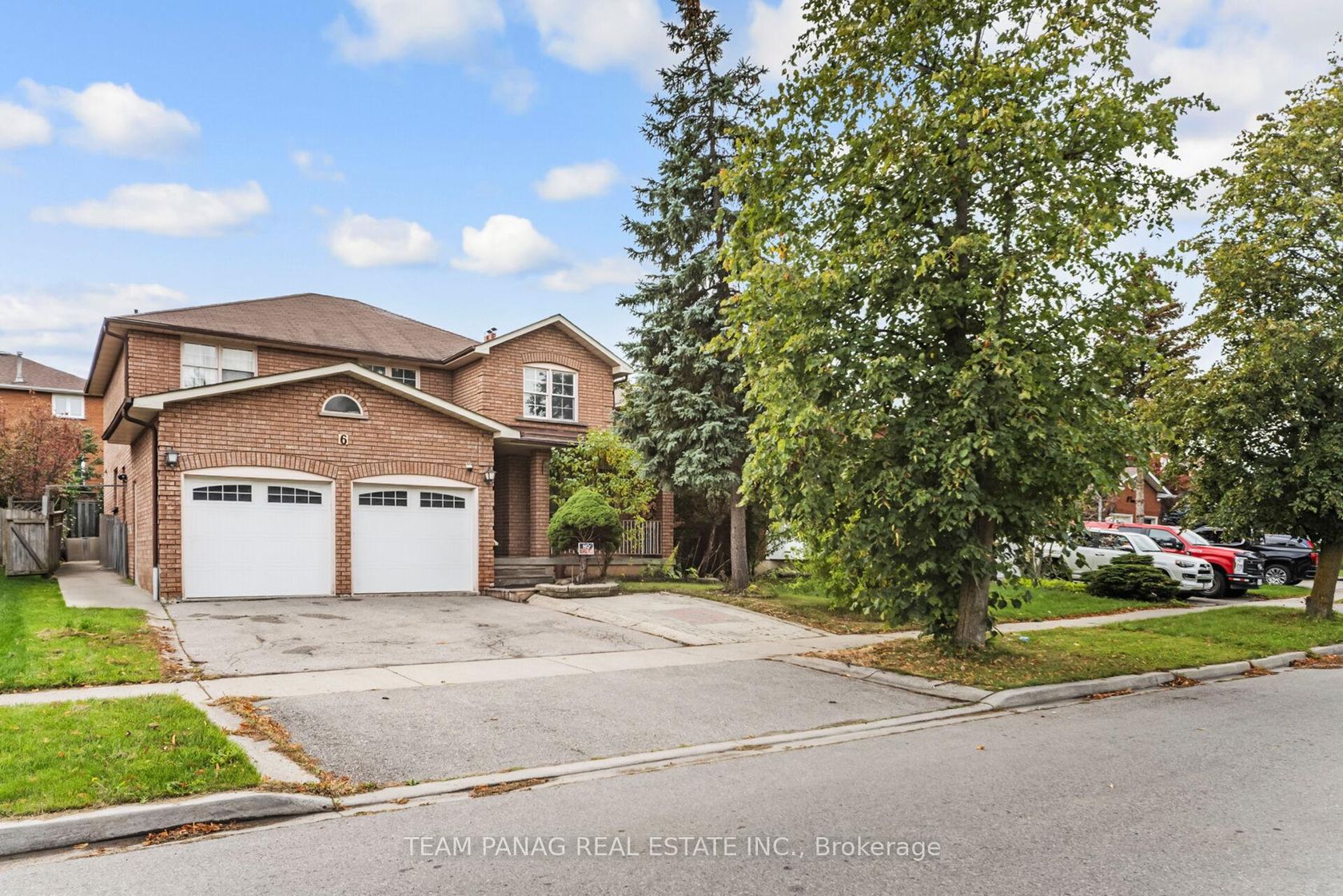6 Coronation Circle, Heart Lake West, Brampton 2