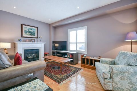 Photo 8 at 24 Connaught Lane, Shore, Barrie