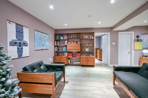 Photo 33 at 24 Connaught Lane, Shore, Barrie