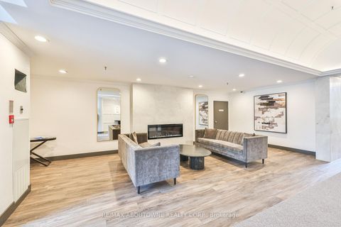 Photo 4 at 404 - 185 Robinson Street, OO Old Oakville, Oakville