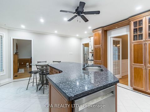 Photo 8 at 1027 Masters Green, GA Glen Abbey, Oakville