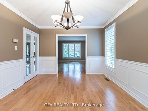 Photo 10 at 1027 Masters Green, GA Glen Abbey, Oakville