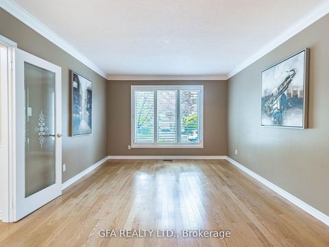 Photo 11 at 1027 Masters Green, GA Glen Abbey, Oakville