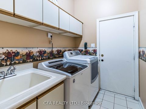 Photo 28 at 1027 Masters Green, GA Glen Abbey, Oakville