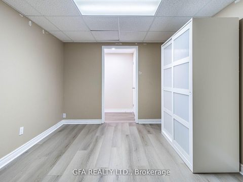 Photo 30 at 1027 Masters Green, GA Glen Abbey, Oakville