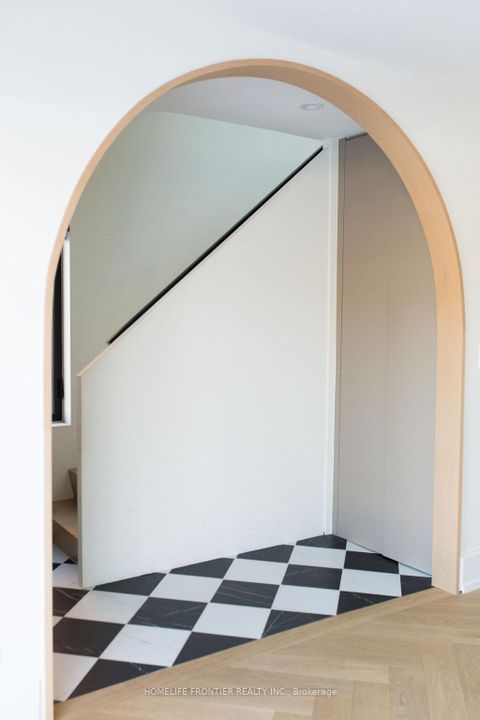 Photo 12 at 127 Glenvale Boulevard, Leaside, Toronto