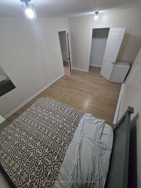 Photo 6 at 39 John Cabot Way, Jane Heights, Toronto