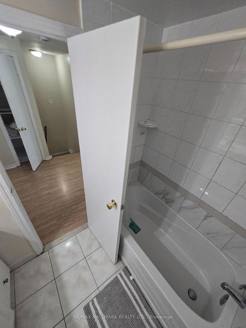 Photo 41 at 39 John Cabot Way, Jane Heights, Toronto