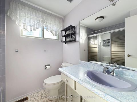 Photo 35 at 20 Foxwood Grove, L'Amoreaux, Toronto